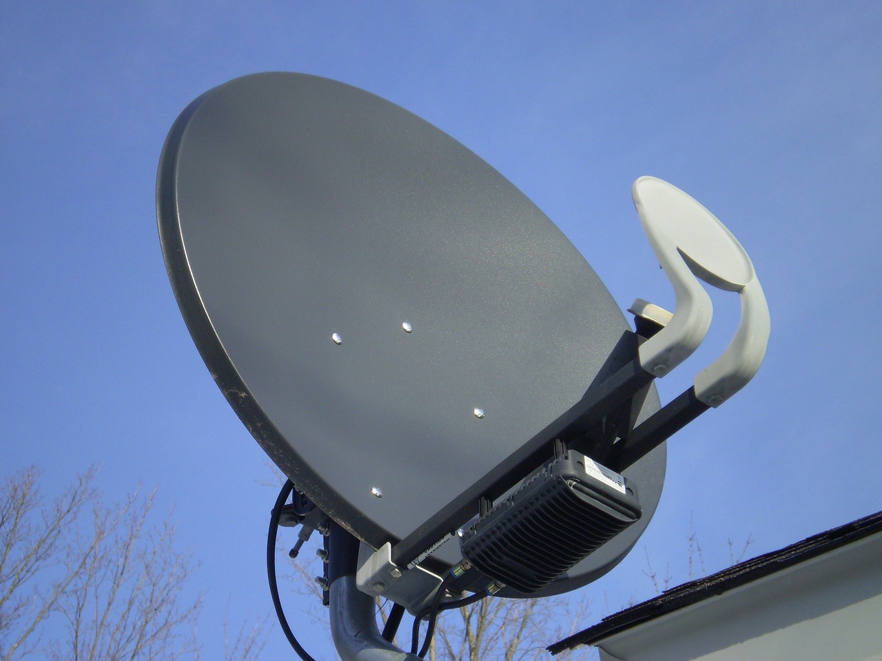 Internet satellitare, fibra e ADSL: tutte le differenze